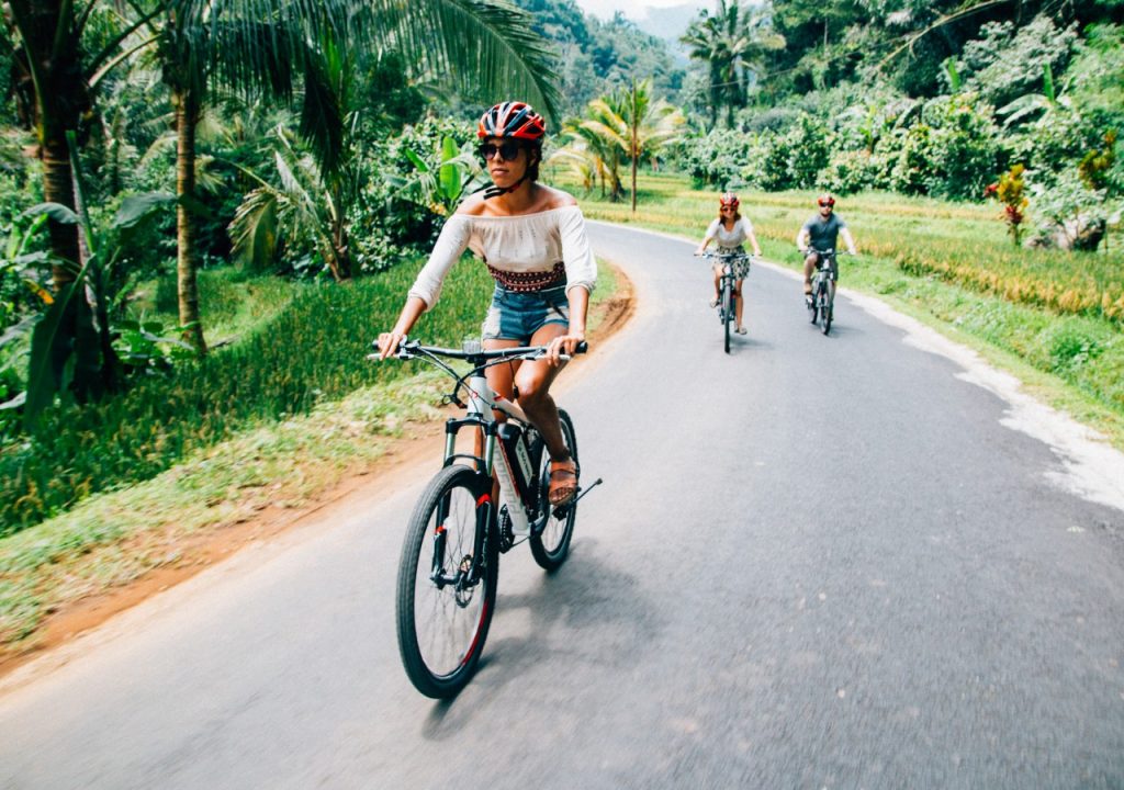 Ciclismo por pueblos balineses come2indonesia tours