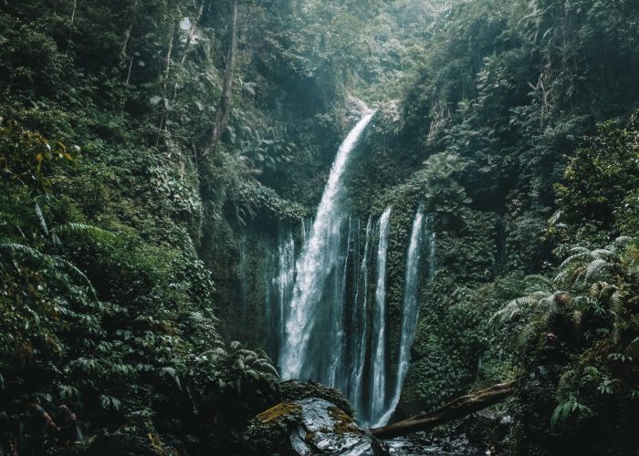 Lombok cascada selva indonesia come2indonesia tours
