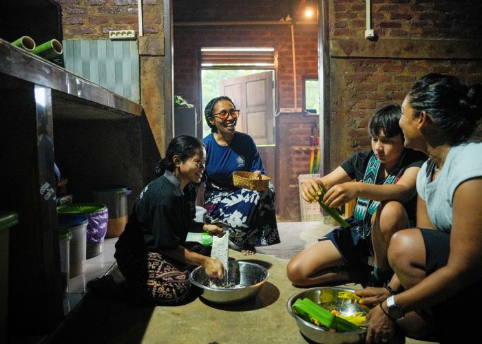 Clase de cocina en la isla de Flores, cena tradicional y cata de arak herbal