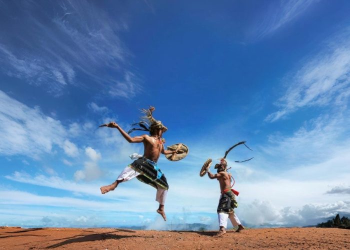 Danza tradicional de la Isla de Flores, vive la ceremonia Caci del pueblo Manggarai