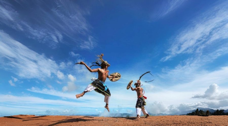 Danza tradicional de la Isla de Flores, vive la ceremonia Caci del pueblo Manggarai