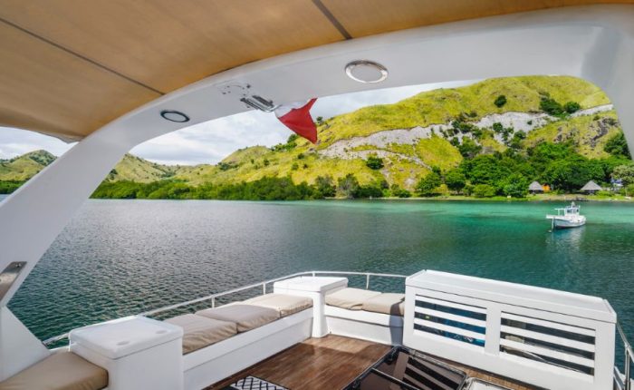 Excursión en yate de lujo a la Isla Komodo desde Labuan Bajo
