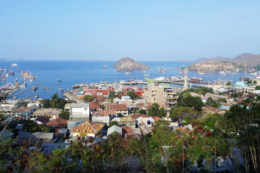 Tour panorámico por Labuan Bajo Cuevasmiradores y vistas inolvidables