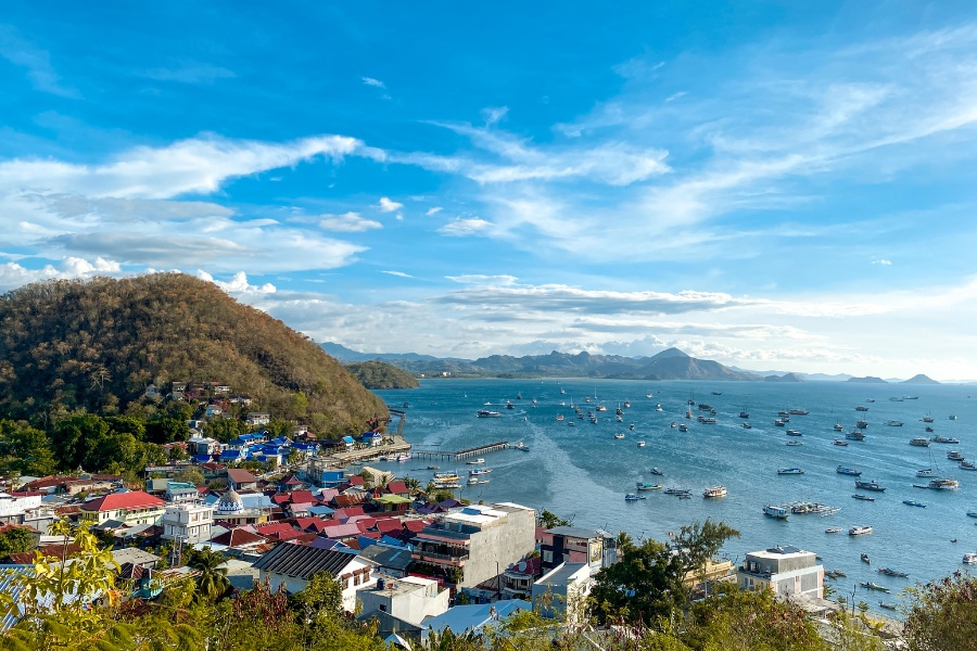 Tour panorámico por Labuan Bajo Cuevasmiradores y vistas inolvidables